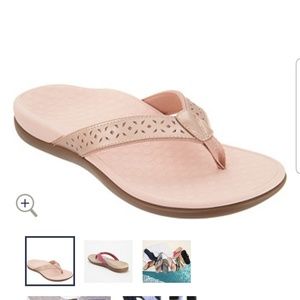 Vionic Leather Thong Sandals in Rose Gold
